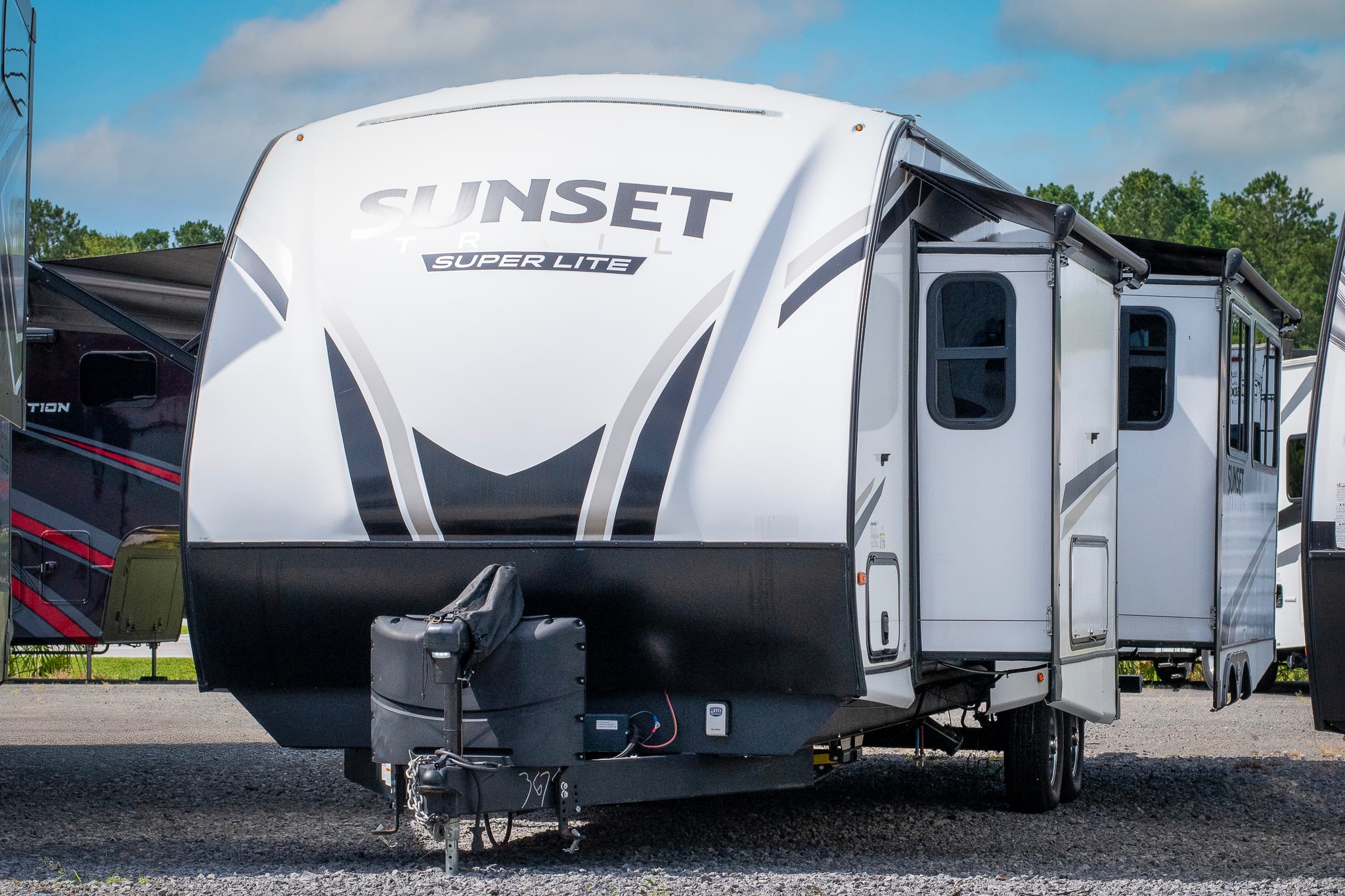 Sunset Trail Camper/RV rental photo 2
