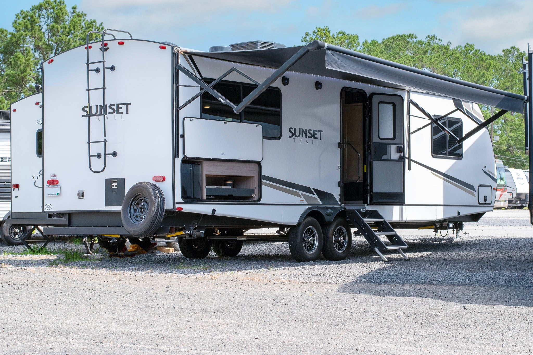 Sunset Trail Camper/RV rental photo 3