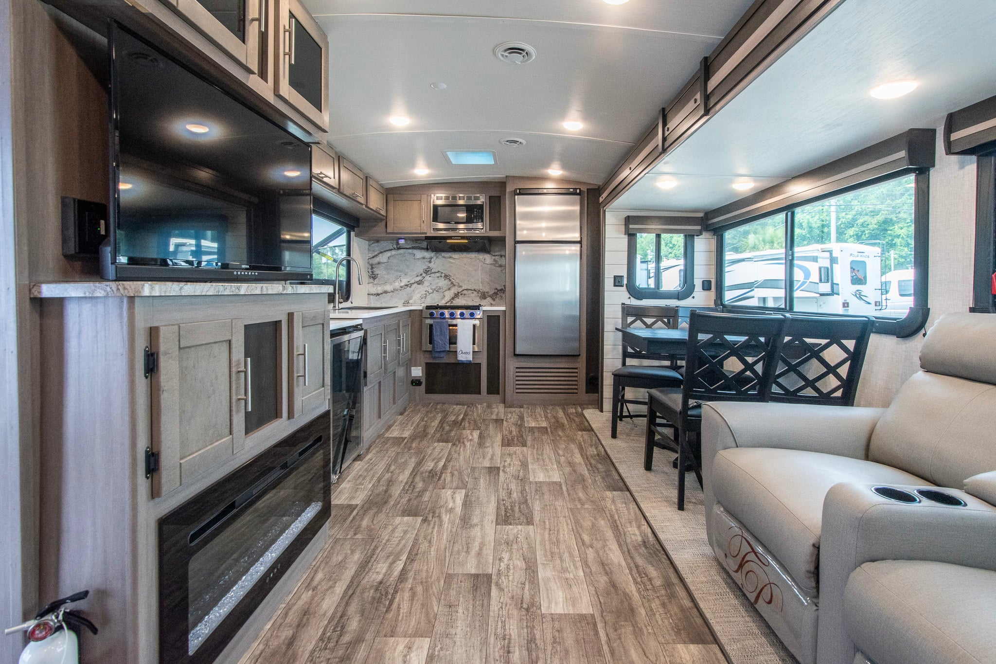 Sunset Trail Camper/RV rental photo 4
