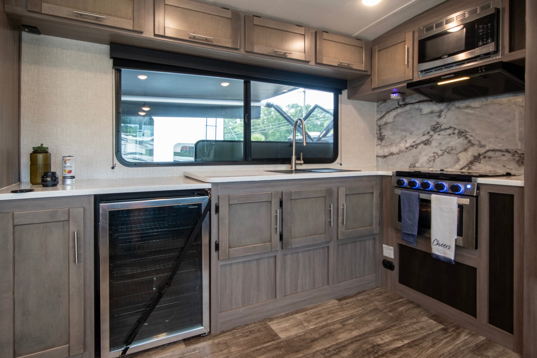 Sunset Trail Camper/RV rental photo 7